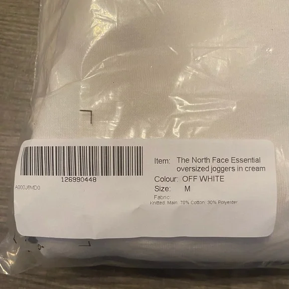 NEW - The North Face Oversized Essential joggers in cream. Medium. - Picture 3 of 4